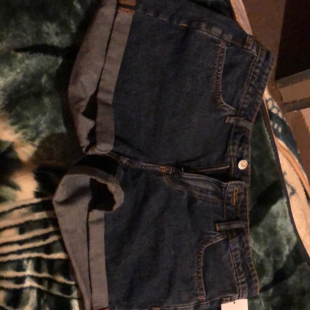 Shorts - Picture 2 of 2